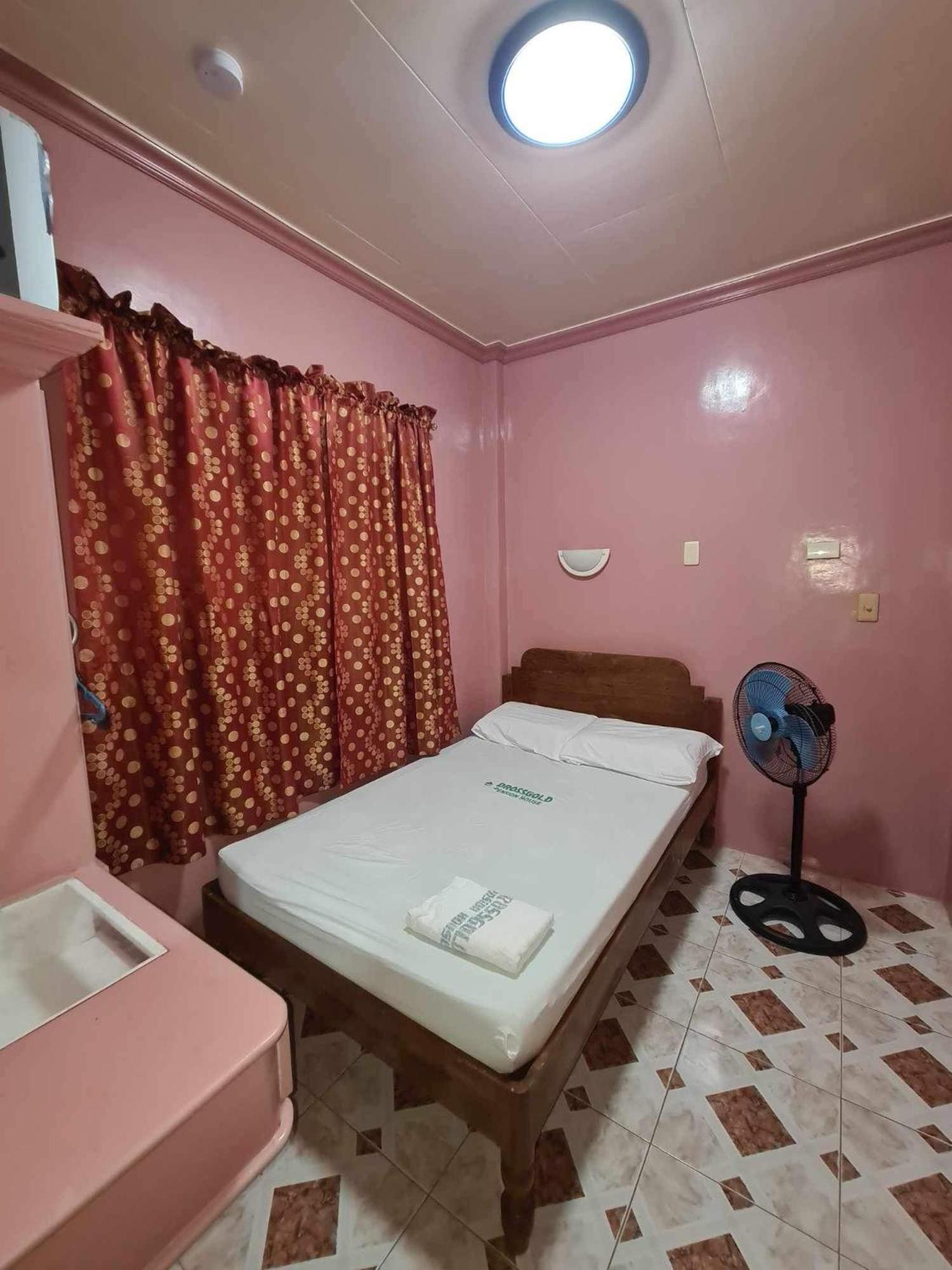 Drossgold Pension House Tubigon Esterno foto