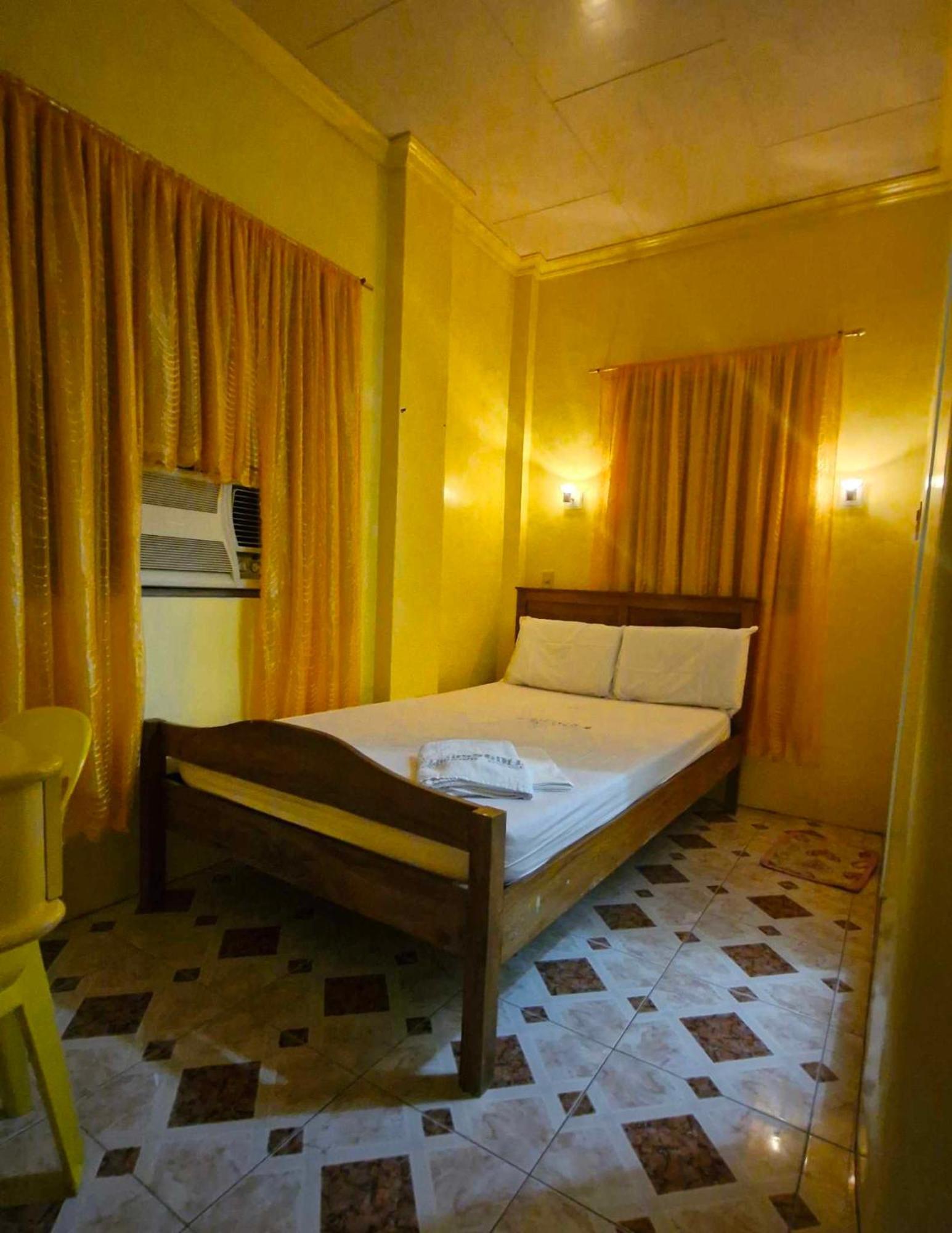 Drossgold Pension House Tubigon Esterno foto